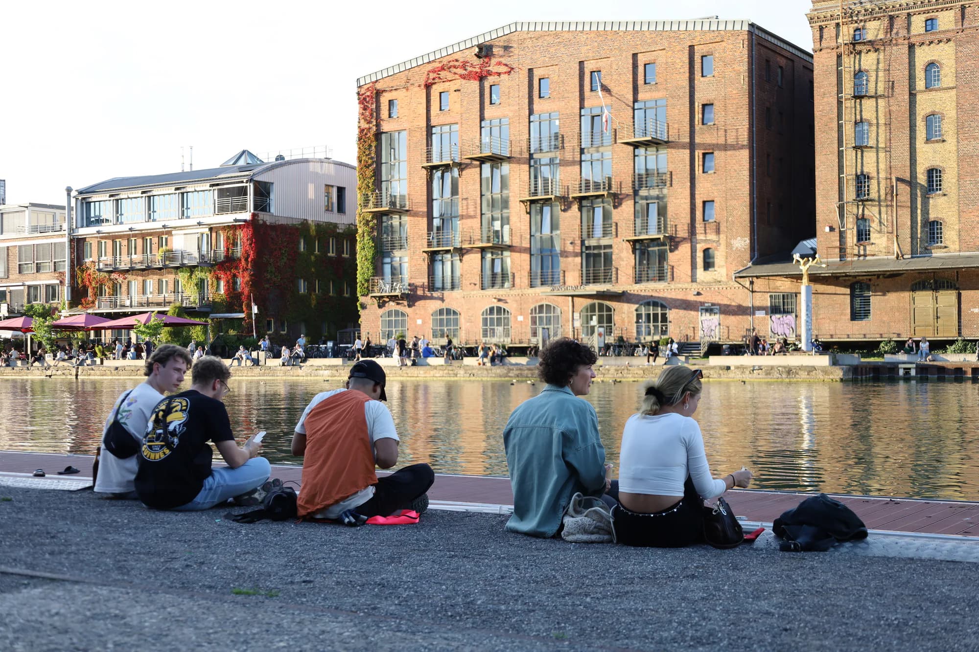 Besucher*innen beim B-Side Festival 2025